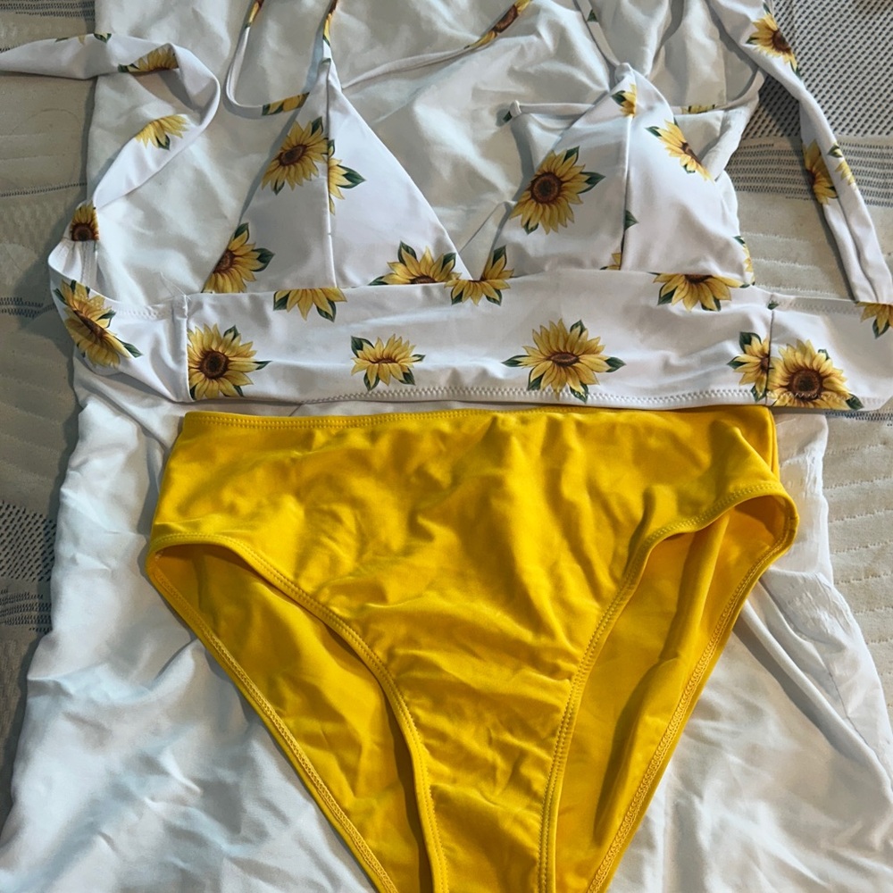 SHEIN Sunflower Bikini Set - White and Yellow